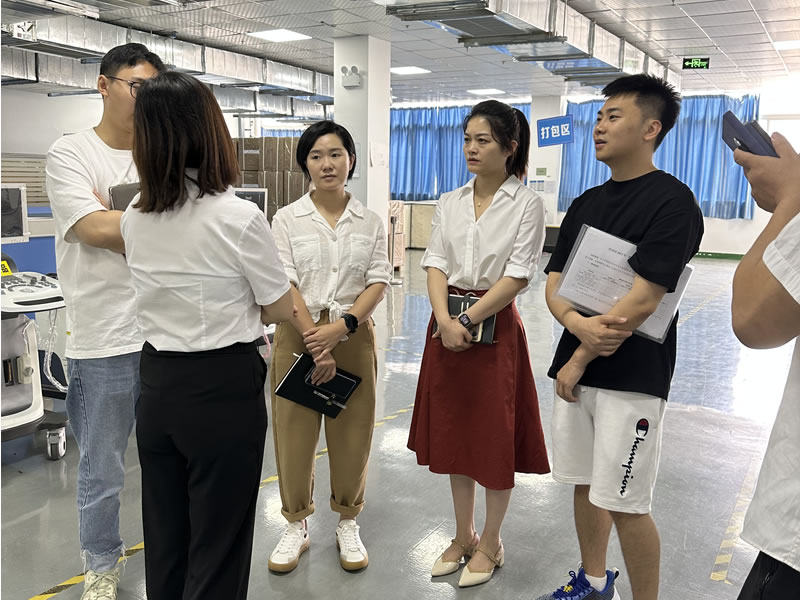 市局領(lǐng)導蒞臨指導，共繪綿陽市先鋒醫(yī)療器械新篇章！3.jpg