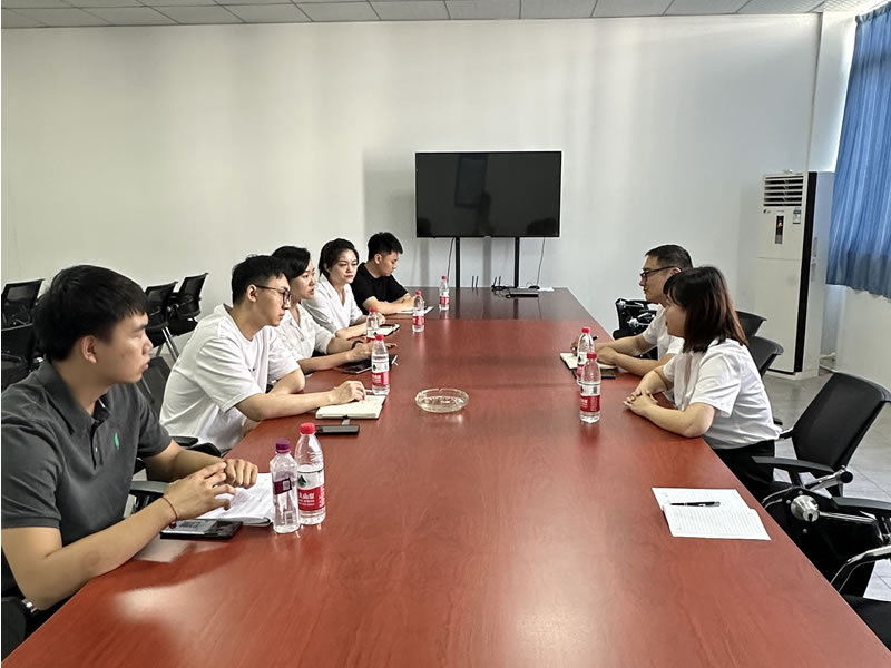 市局領(lǐng)導蒞臨指導，共繪綿陽市先鋒醫(yī)療器械新篇章！1.jpg