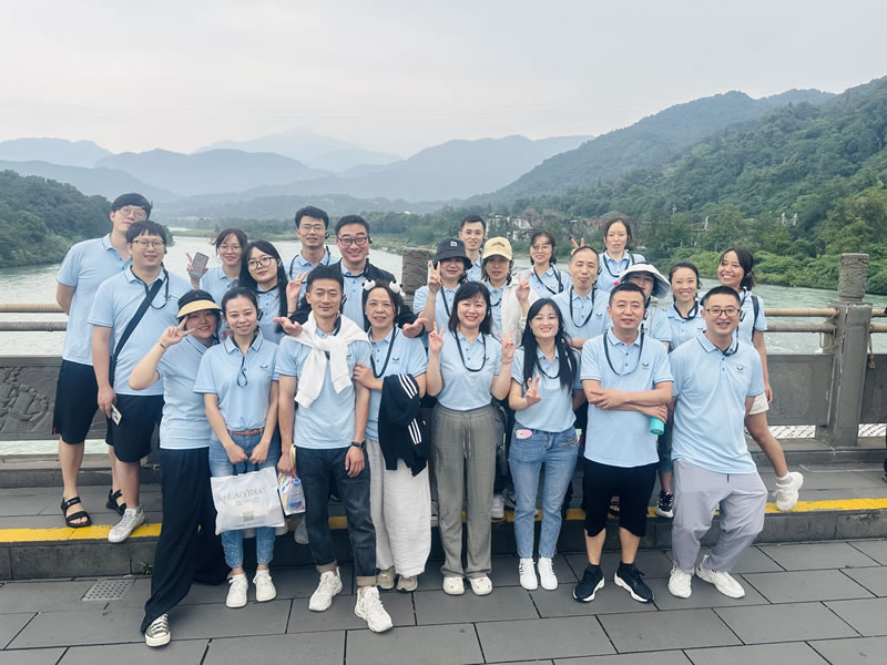 綿陽市先鋒醫(yī)療器械有限公司團建之旅：共赴都江堰，凝聚先鋒之魂3.jpg