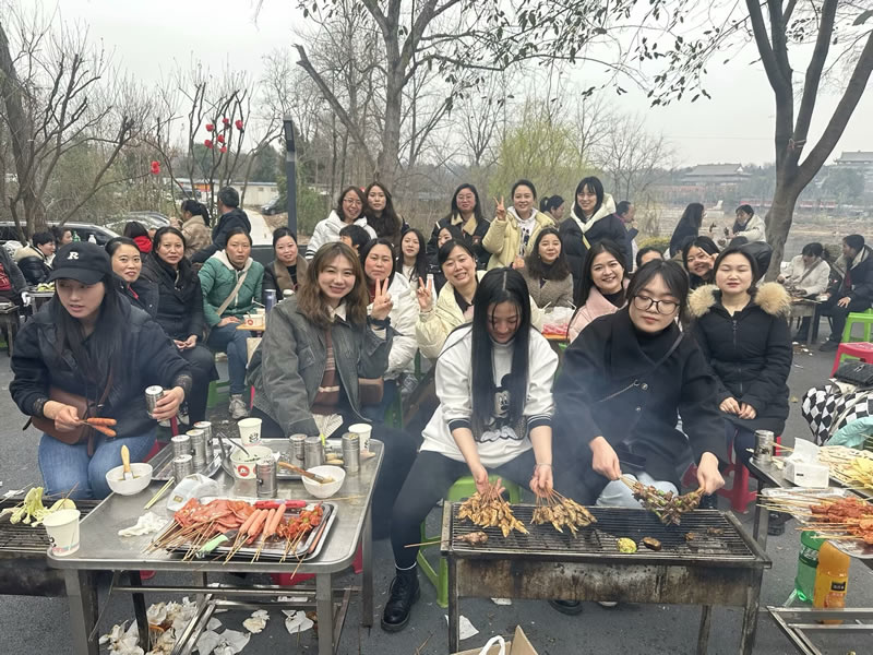 綿陽(yáng)市先鋒醫(yī)療器械有限公司—— 慶祝“3.8婦女節(jié)”，共赴燒烤盛宴，致敬巾幗風(fēng)采2.jpg